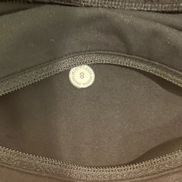 lululemon speed up mid-rise lined short 4 inch - Picture 2 of 4